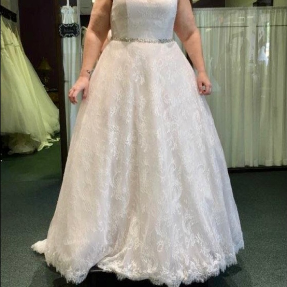 Moonlight Bridal Platinum Label Wedding Dress - Picture 1 of 15